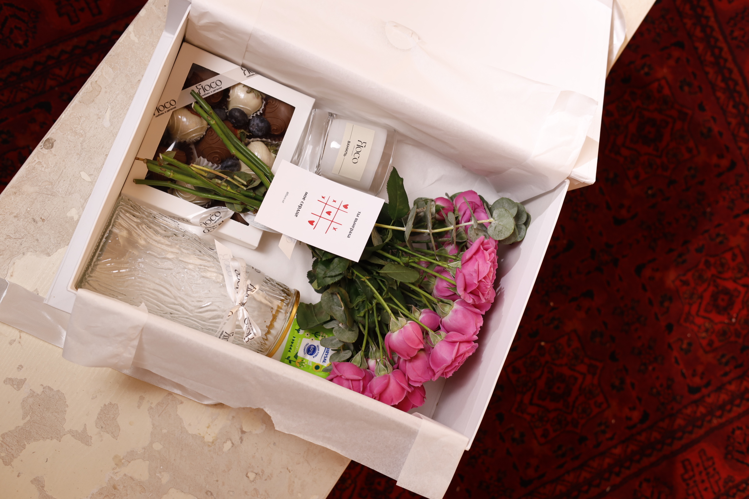 Фото товара Premium Box с клубникой в шоколаде